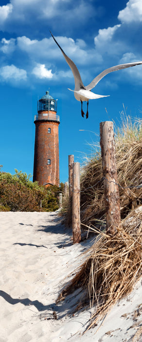 Schöner Leuchtturm am Strand, Glasbild Panorama