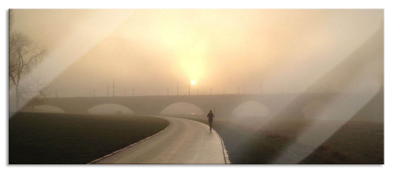 Pixxprint Laufen im Morgengrauen, Glasbild Panorama