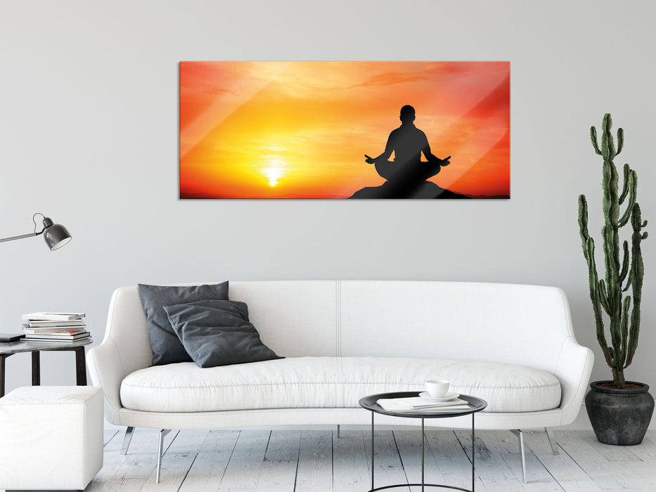 Meditation im Sonnenuntergang, Glasbild Panorama