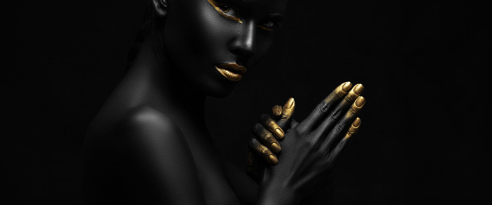 Frau mit goldenen Lippen, Glasbild Panorama