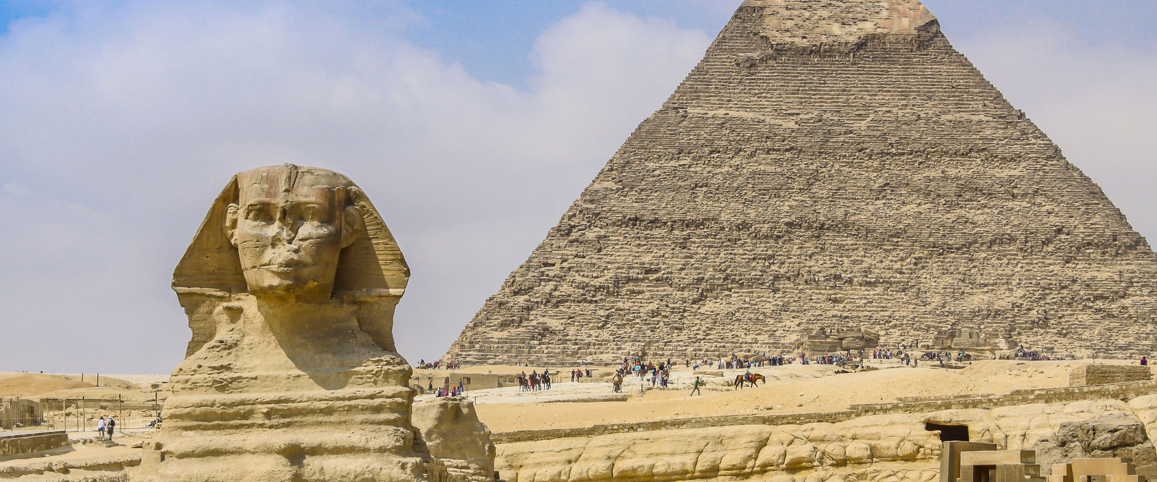 Sphinx von Gizeh mit Pyramide, Glasbild Panorama