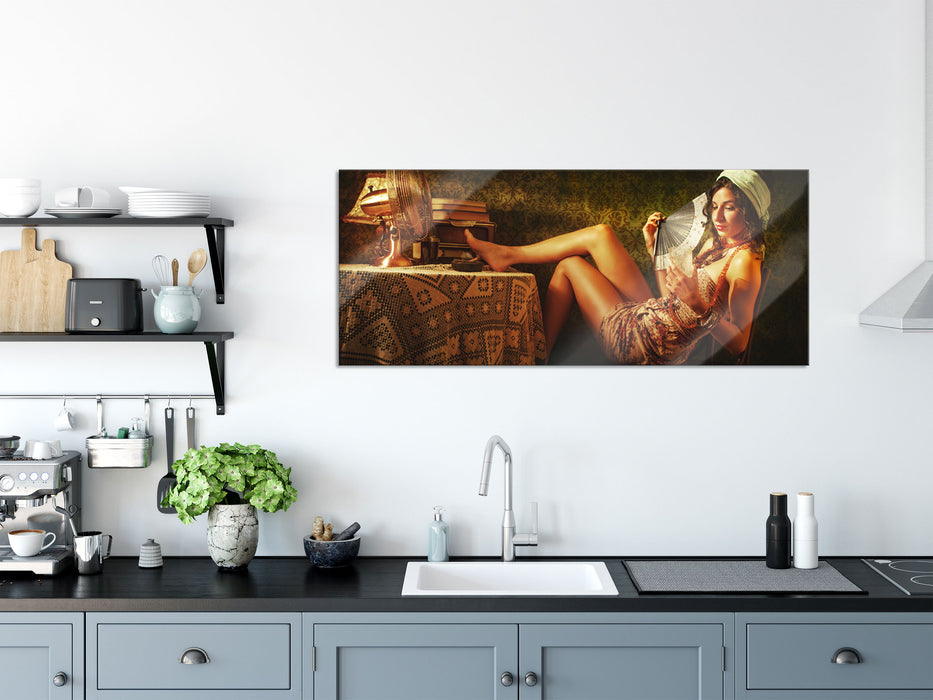 Frau Fächer Drink, Glasbild Panorama