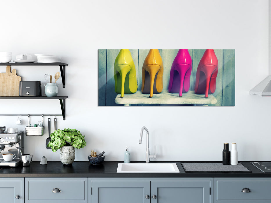 Bunte High Heels, Glasbild Panorama