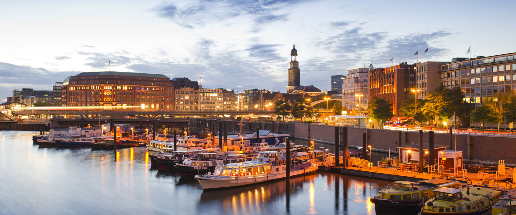 Hamburger Hafen am Abend, Glasbild Panorama