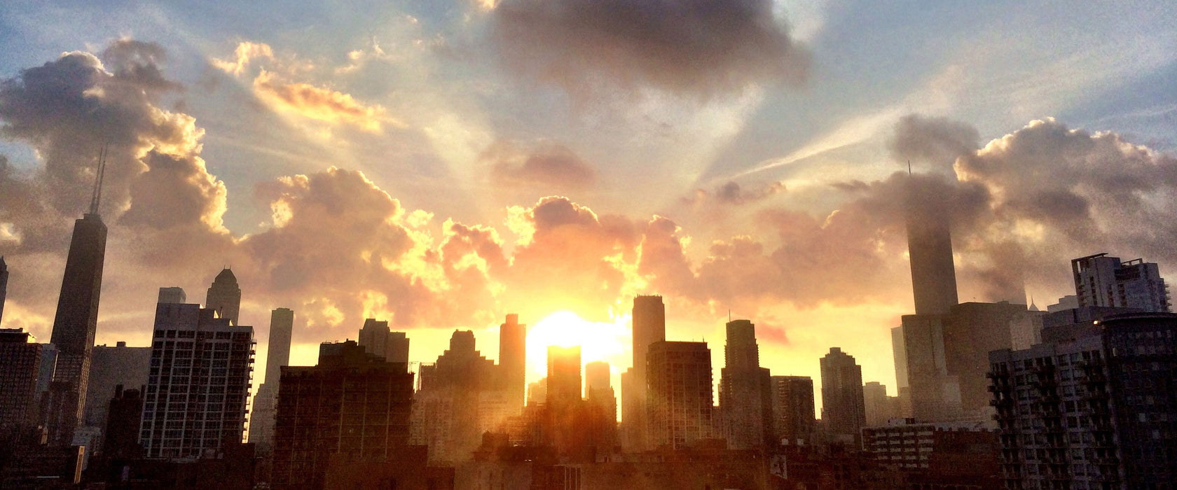 Chicago Skyline im Sonnenaufgang, Glasbild Panorama