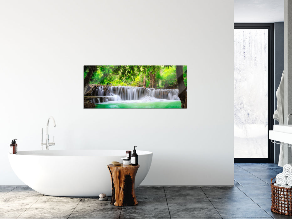 Kleiner Wasserfall im Dschungel, Glasbild Panorama