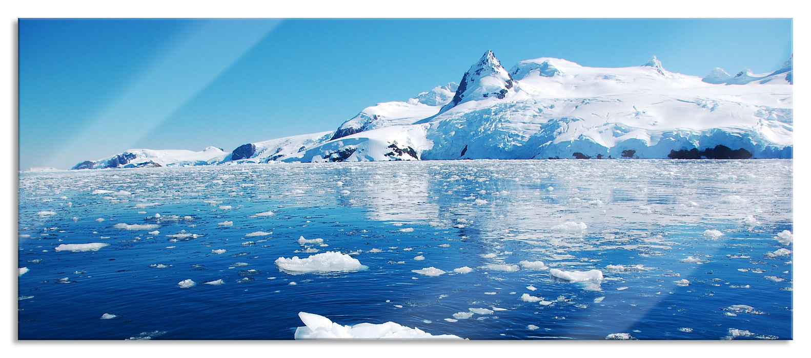 Pixxprint Eisbrocken im Meer, Glasbild Panorama