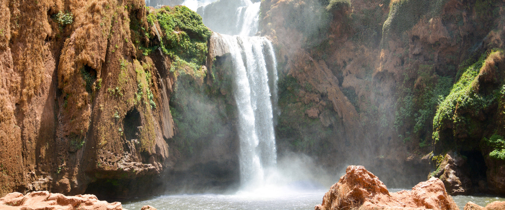 Spektakulärer Wasserfall, Glasbild Panorama