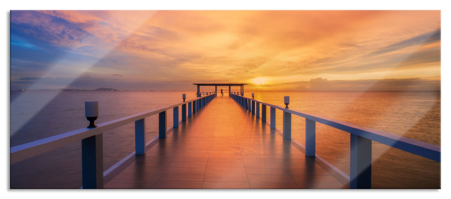 Pixxprint Langer Steg mit verträumtem Himmel, Glasbild Panorama