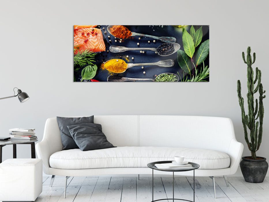 Feine Gewürze auf Löffeln, Glasbild Panorama