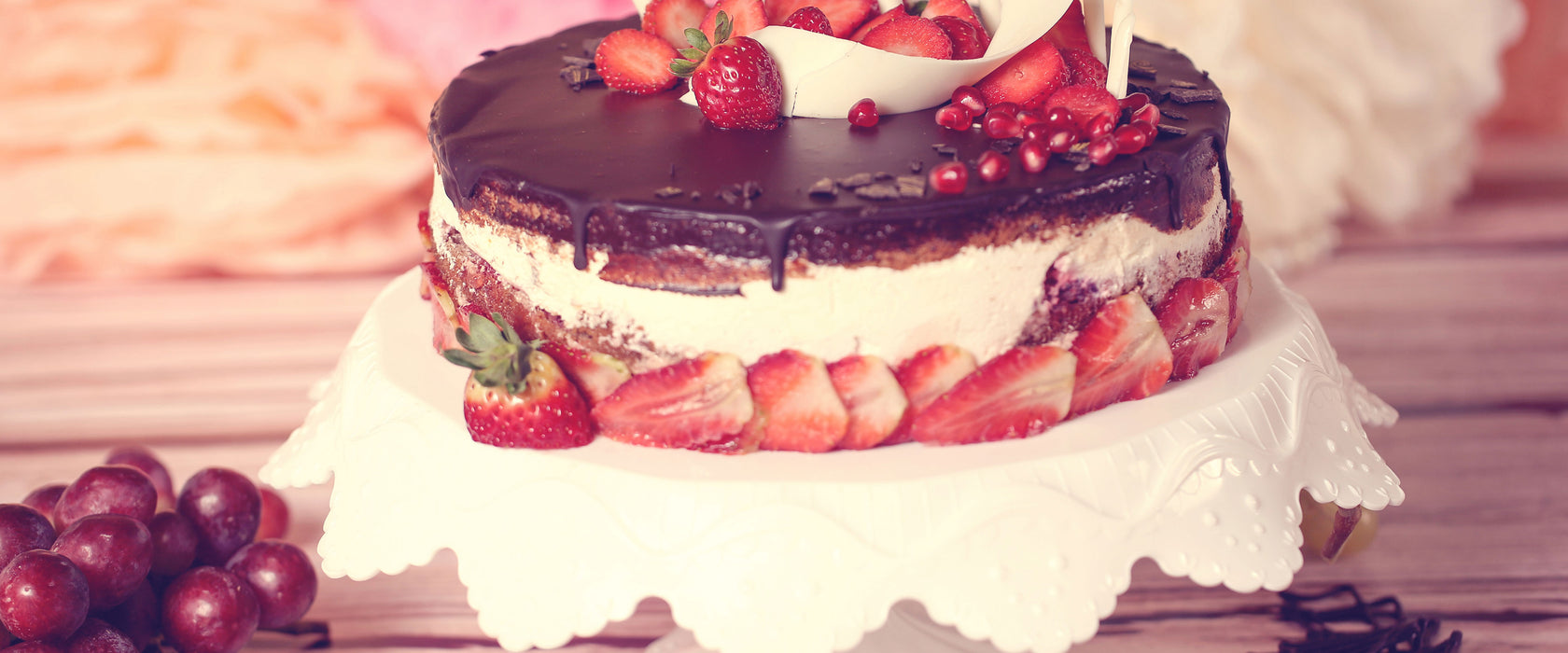 Köstliche Erdbeertorte, Glasbild Panorama