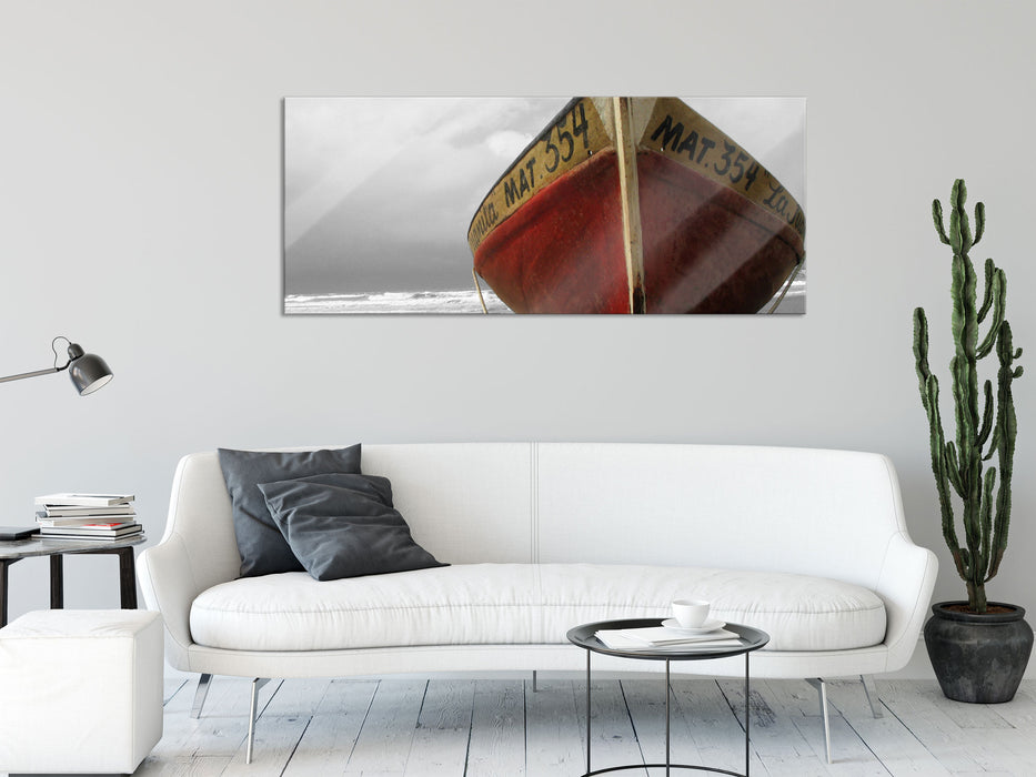 kleines Segelboot am Strand, Glasbild Panorama