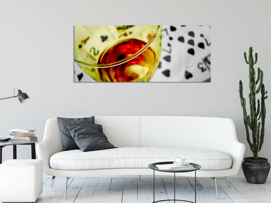 Glas Wein auf Spielkarten, Glasbild Panorama
