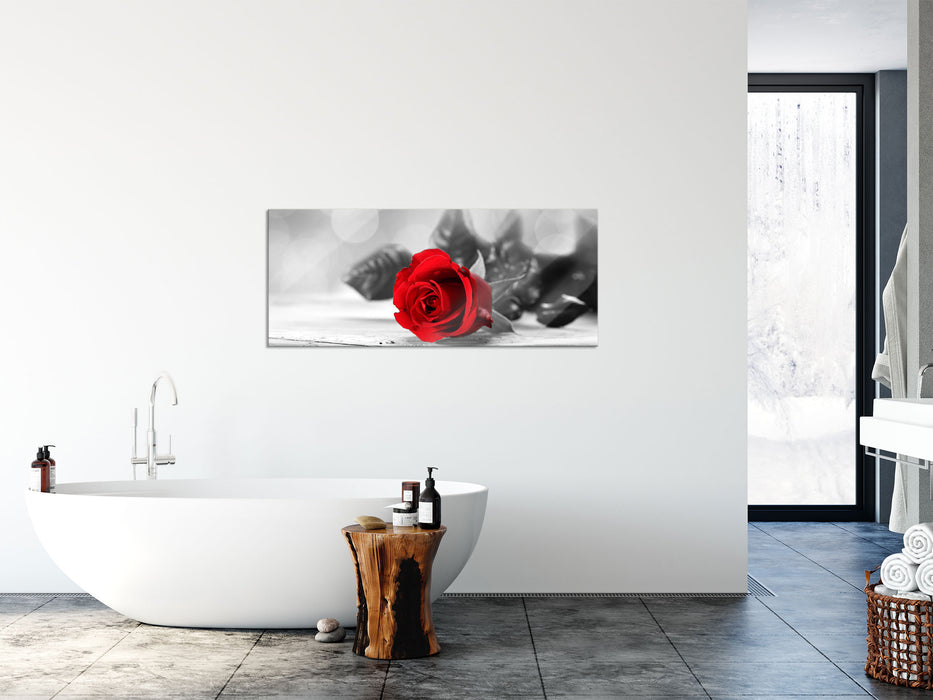 Rose auf Holztisch, Glasbild Panorama