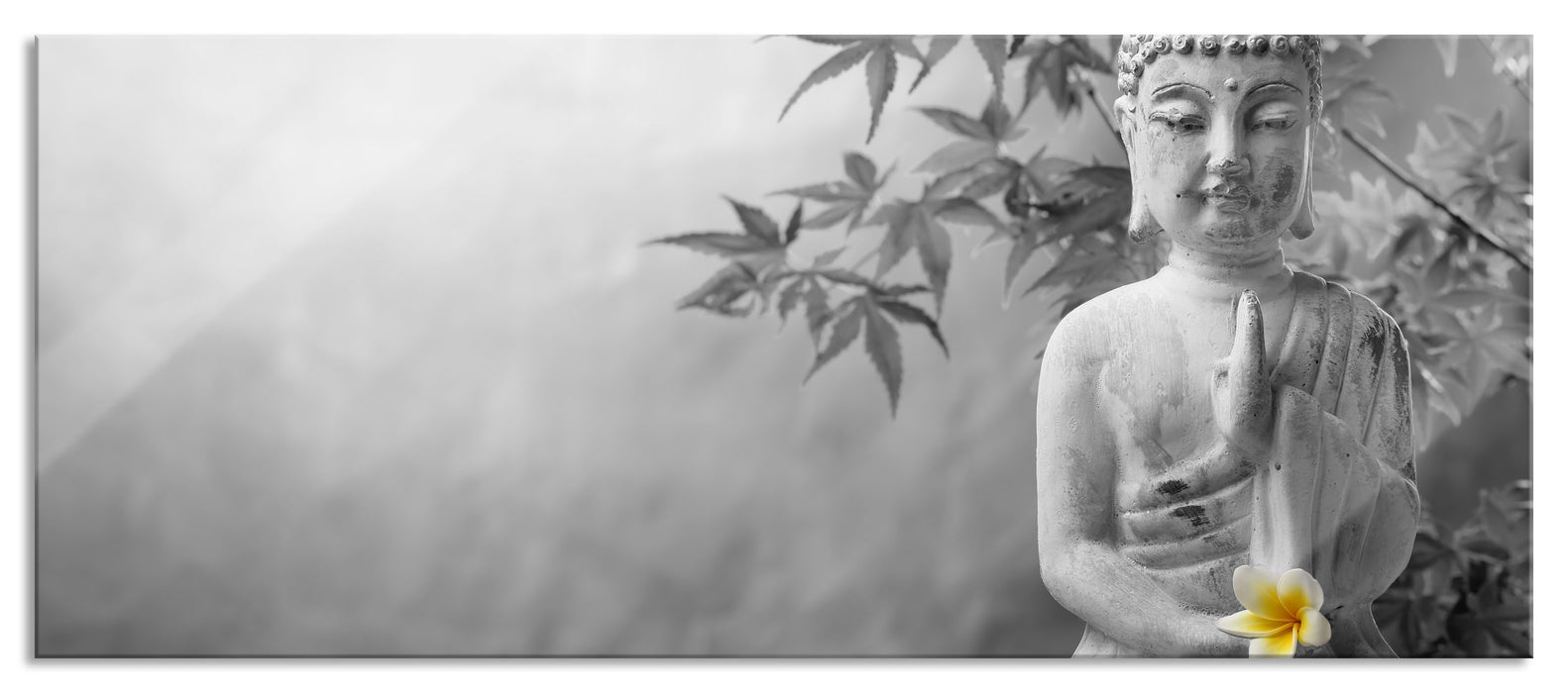 Pixxprint Buddha mit Monoi Blüte in der Hand, Glasbild Panorama