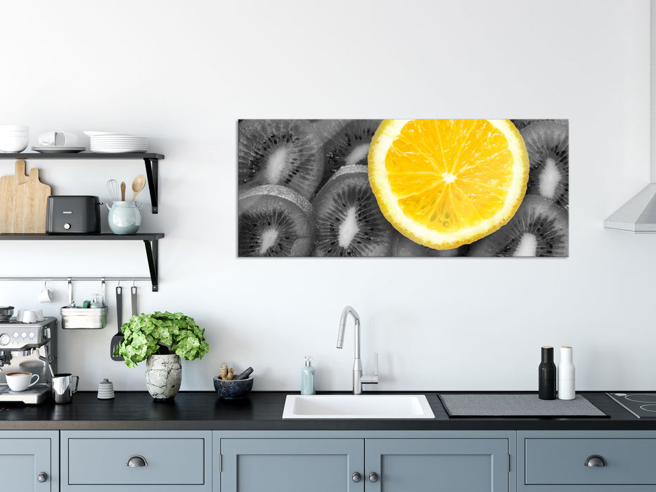 Orange auf Kiwi Scheiben, Glasbild Panorama