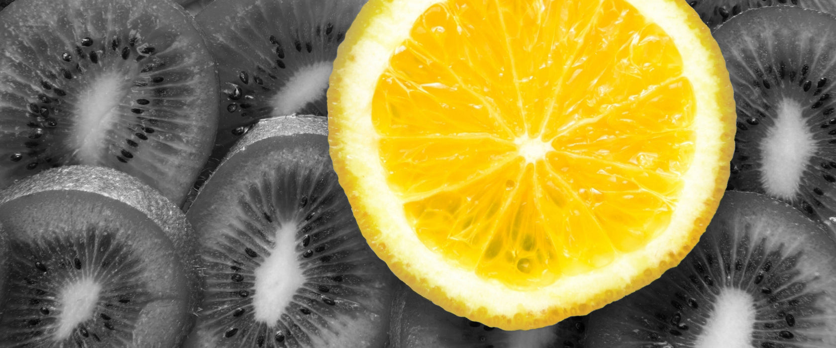 Orange auf Kiwi Scheiben, Glasbild Panorama