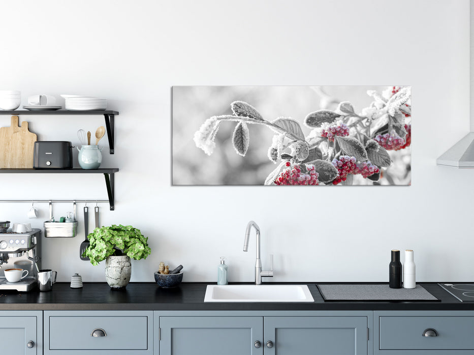 Vogelbeeren im frostigen Winter, Glasbild Panorama