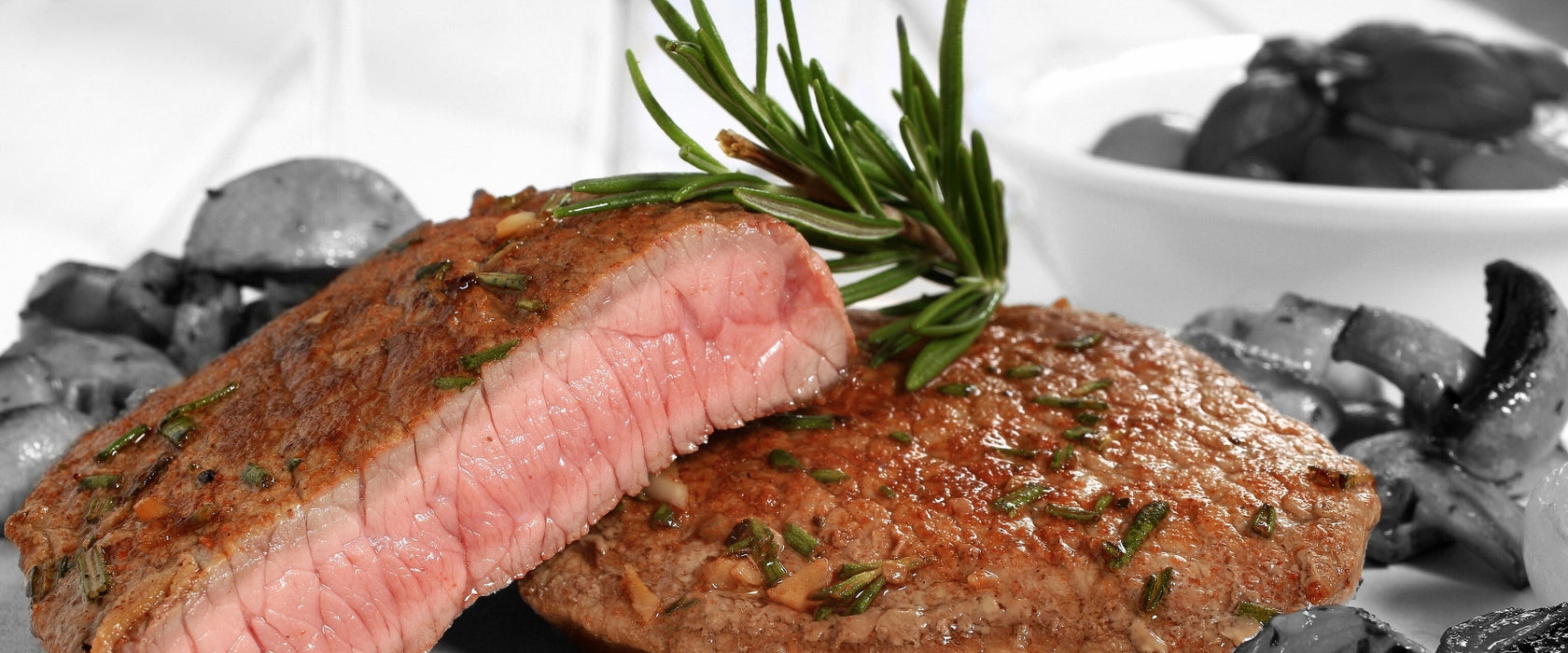 saftiges Medium Steak, Glasbild Panorama