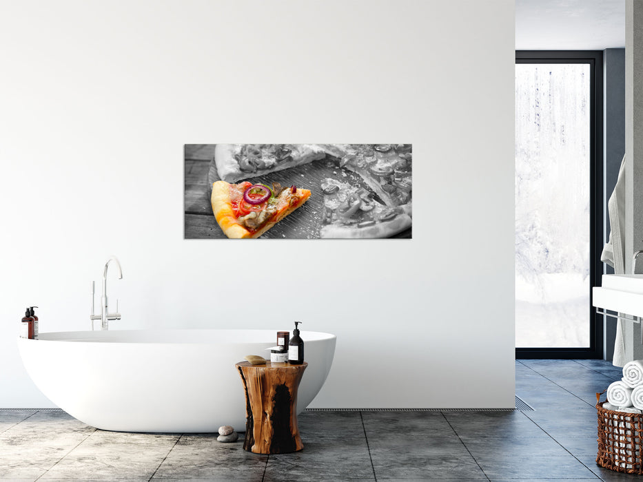 Pizza auf Holzbrett, Glasbild Panorama