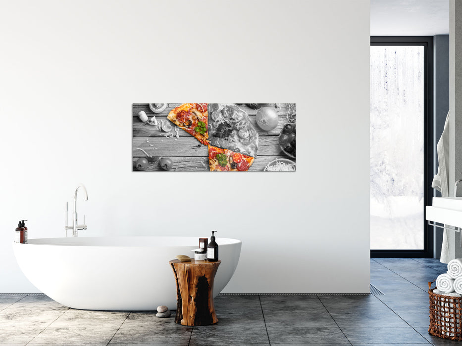 Pizza auf Holztisch, Glasbild Panorama