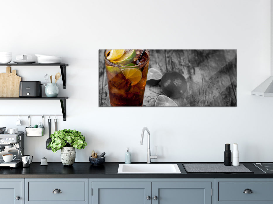 Cuba Libre mit vielen Limetten, Glasbild Panorama