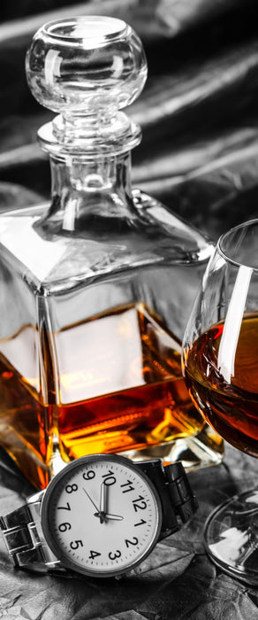 Man Things mit Whiskey und Uhr, Glasbild Panorama