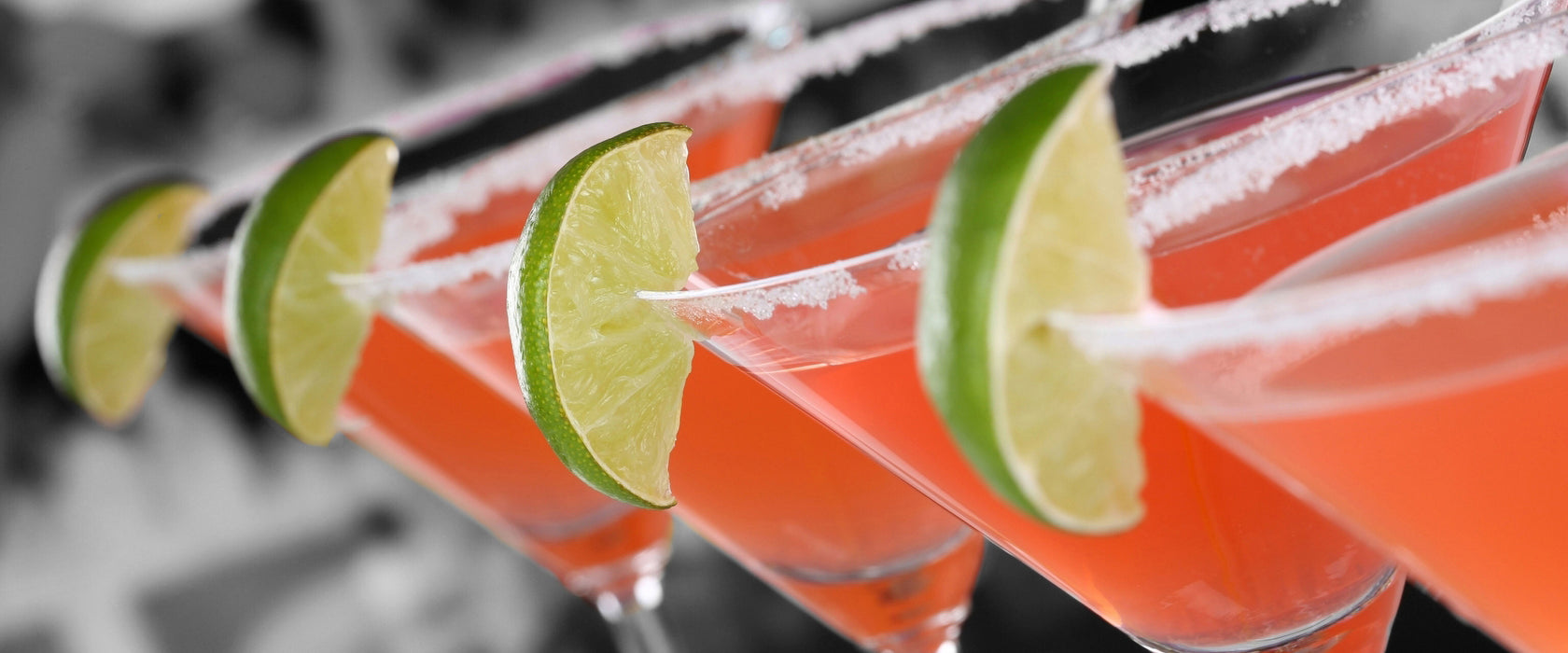 leckere Singapur Sling Cocktails, Glasbild Panorama