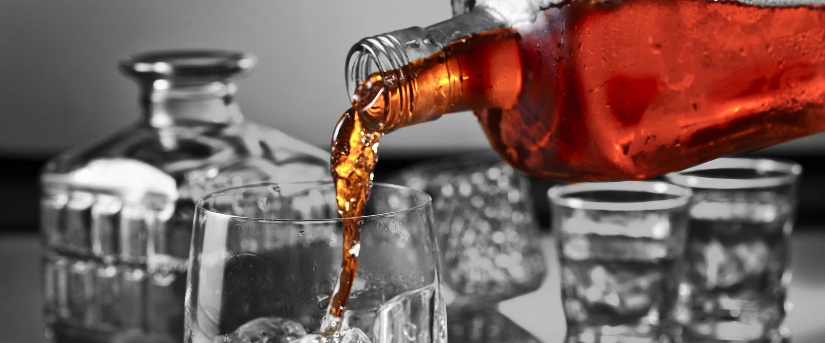 Whiskey im Whiskeyglas, Glasbild Panorama