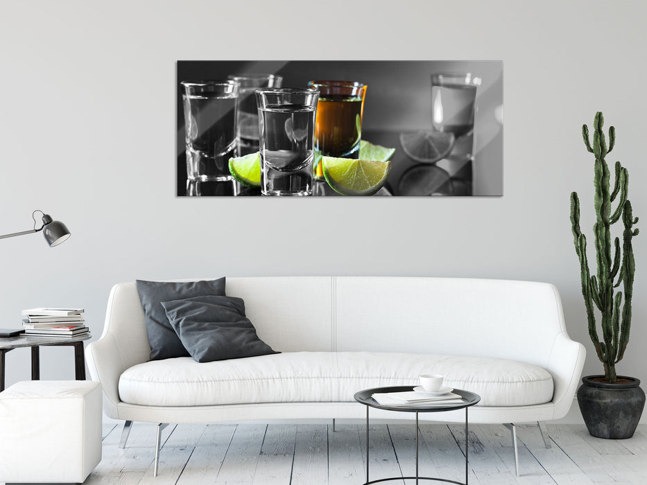 Tequila Shots mit Limetten, Glasbild Panorama