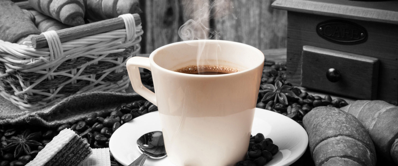 frisch aufgebrühter Kaffee, Glasbild Panorama