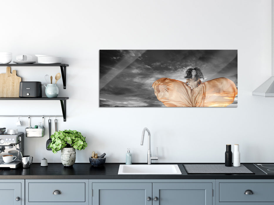 Frau in schönem Kleid, Glasbild Panorama