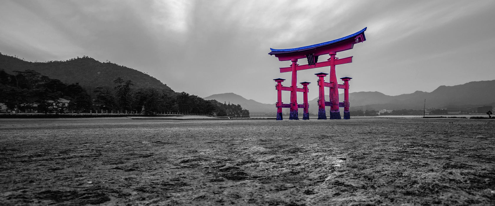 schönes Torii in Hiroshima, Glasbild Panorama