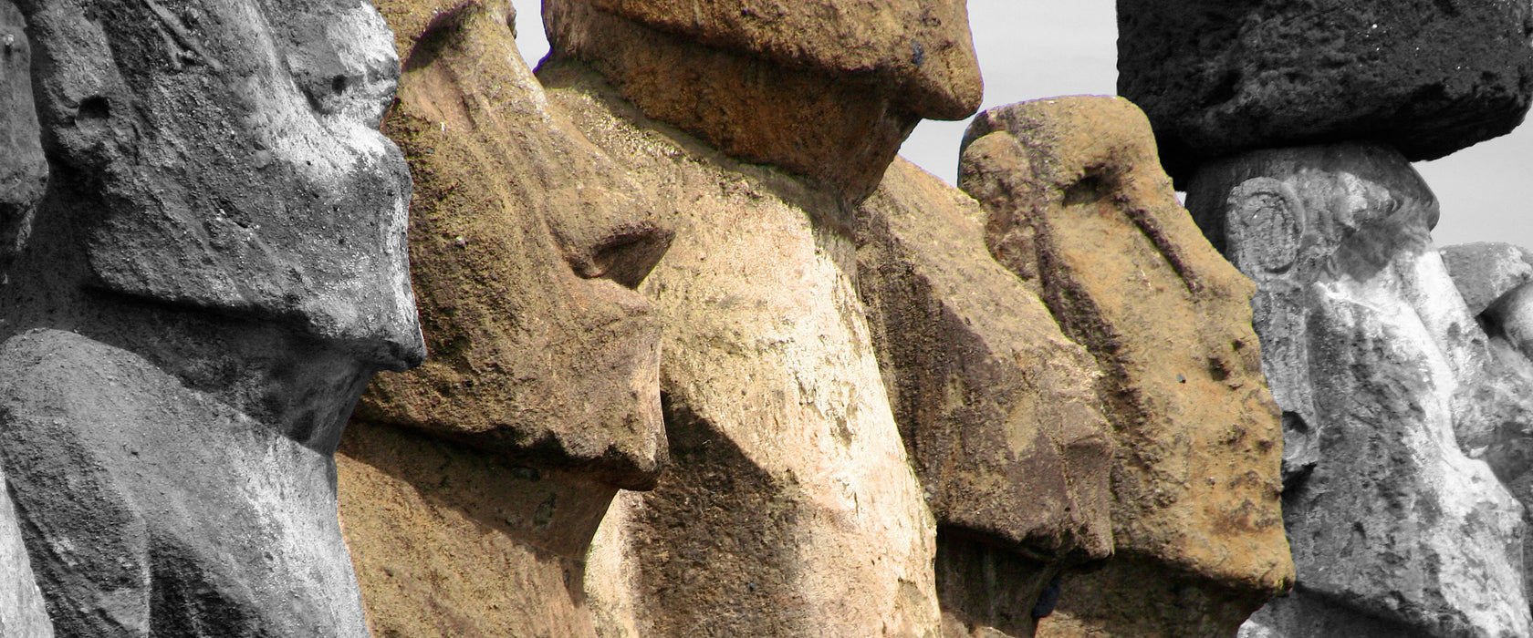 Moai Statuen Detailansicht, Glasbild Panorama