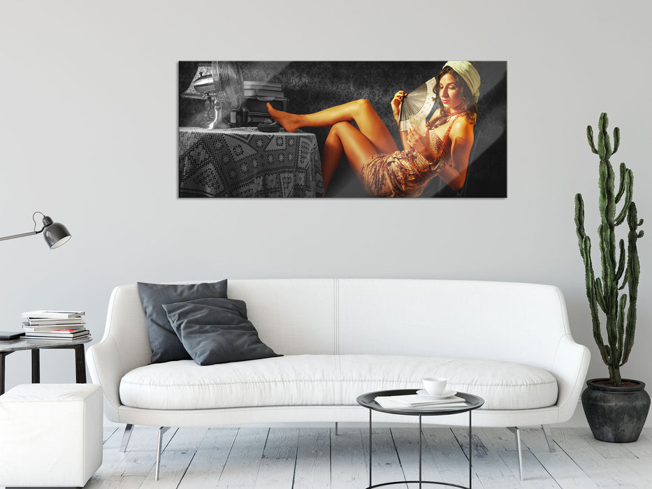 Dame mit Fächer und Drink, Glasbild Panorama