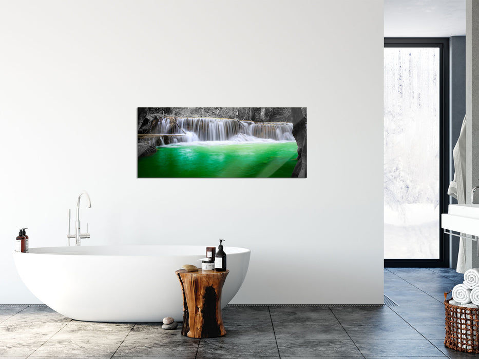 schöner Wasserfall im Dschungel, Glasbild Panorama