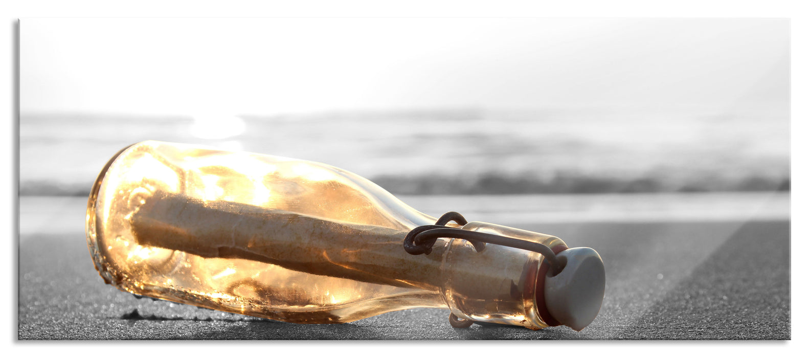 Pixxprint einsame Flaschenpost am Strand, Glasbild Panorama