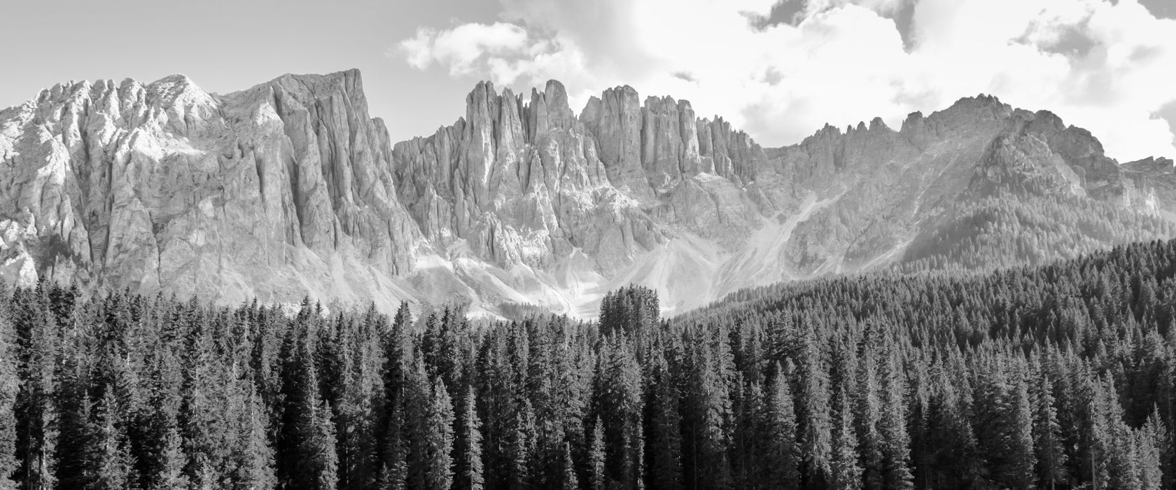 schöner klarer Bergsee, Glasbild Panorama