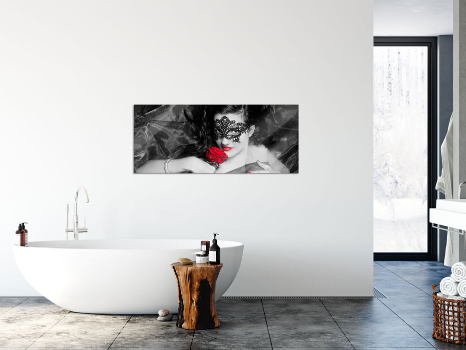 Maskierte Lady mit Rose, Glasbild Panorama