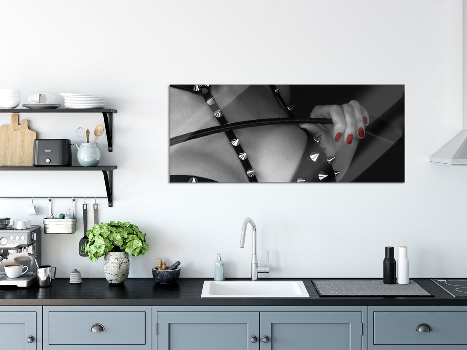 Sexy Nieten BH, Glasbild Panorama