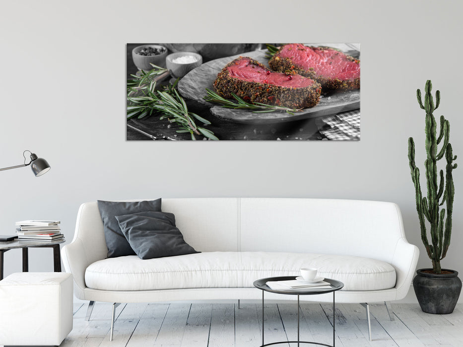 Saftiges Steak Zubereitung, Glasbild Panorama