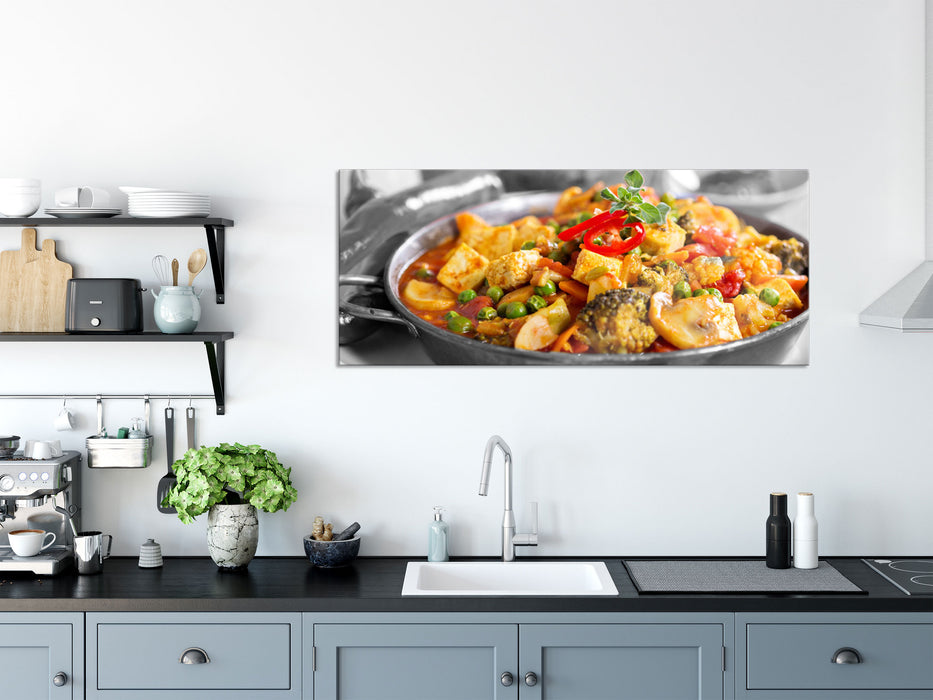 Appetitliche Fleischpfanne, Glasbild Panorama