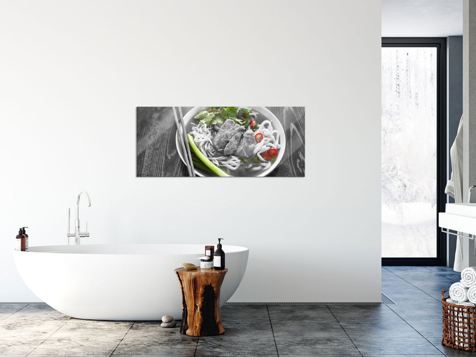 Nudelsuppe mit Fleisch, Glasbild Panorama