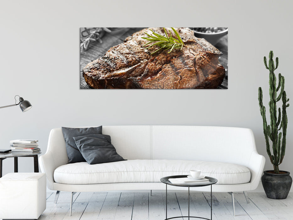 Gebratenes Steak mit Rosmarin, Glasbild Panorama