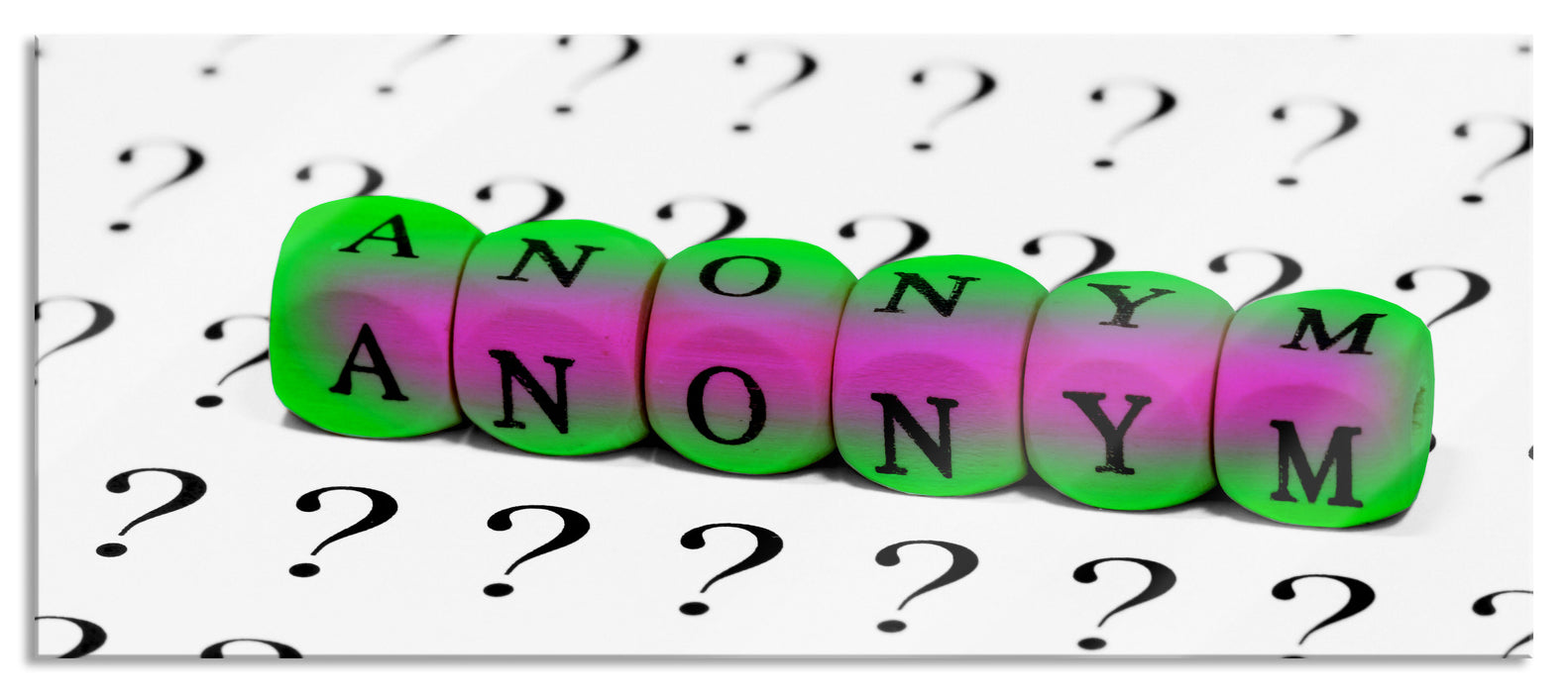 Pixxprint Anonymus Schriftzug aus Würfeln, Glasbild Panorama