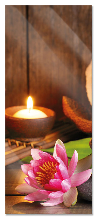 Kerzen mit Zen Steinen und Seerose, Glasbild Panorama
