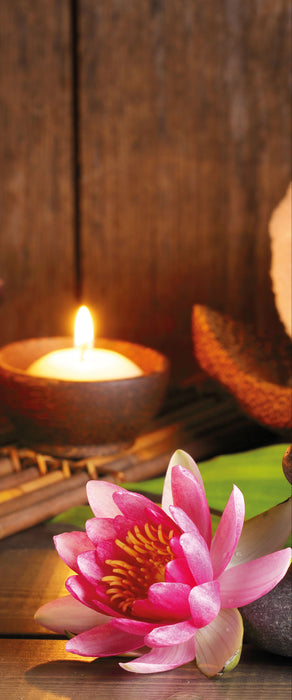 Kerzen mit Zen Steinen und Seerose, Glasbild Panorama
