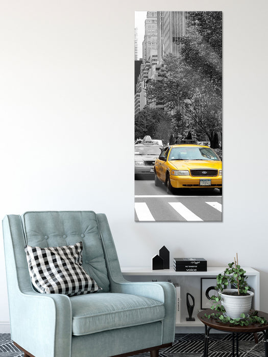 Taxis in New York Schwarz-Weiss, Glasbild Panorama