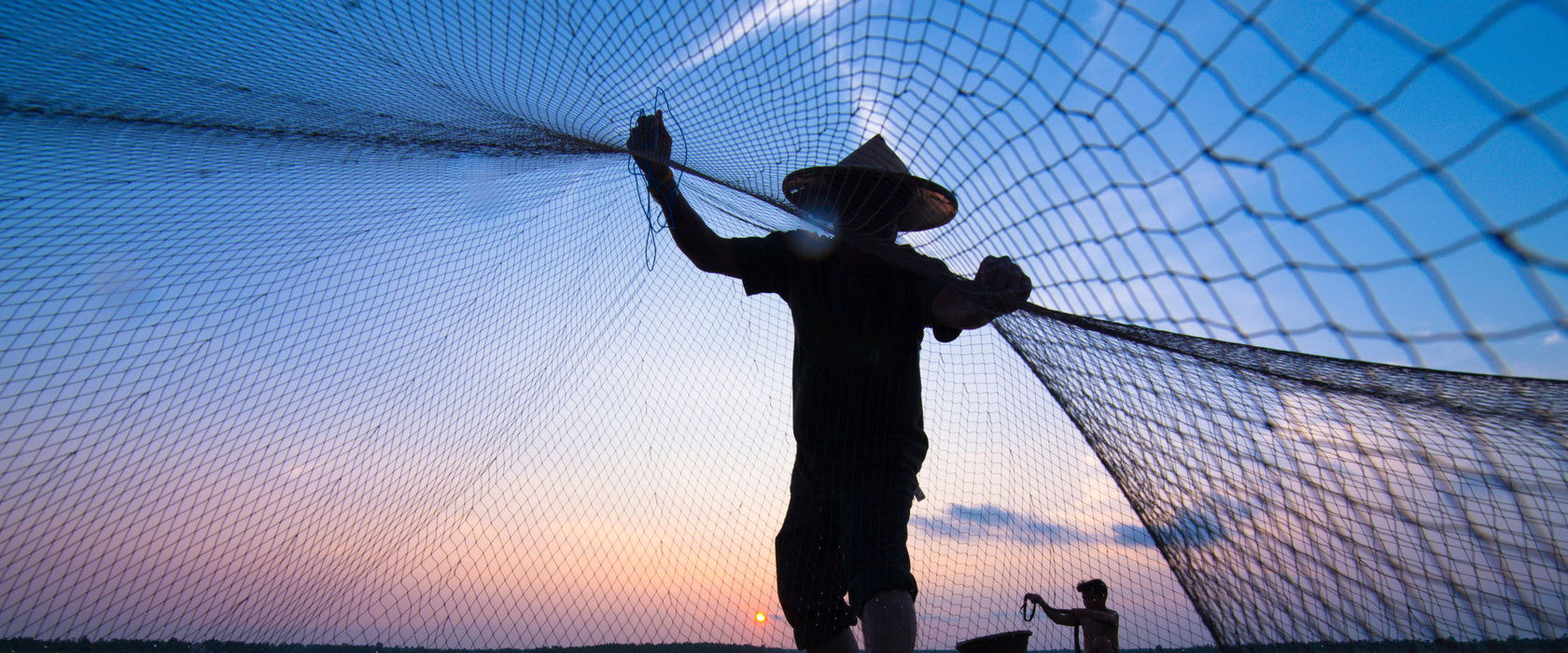 Fischer wirft sein Netz, Glasbild Panorama
