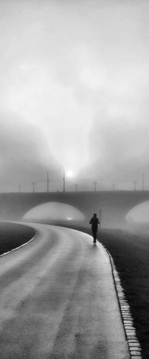 Läufer im Morgengrauen, Glasbild Panorama